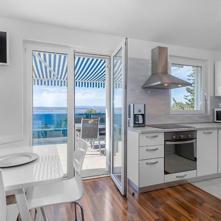 Stunning Apartment In Dramalj With House Sea View Luaran gambar