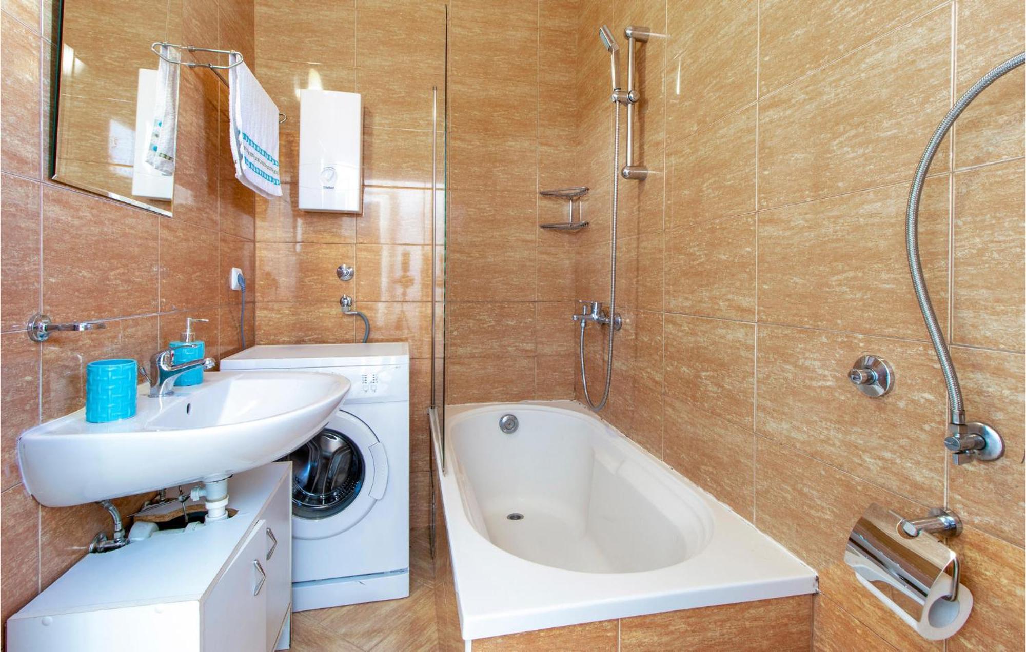 Stunning Apartment In Dramalj With House Sea View Luaran gambar